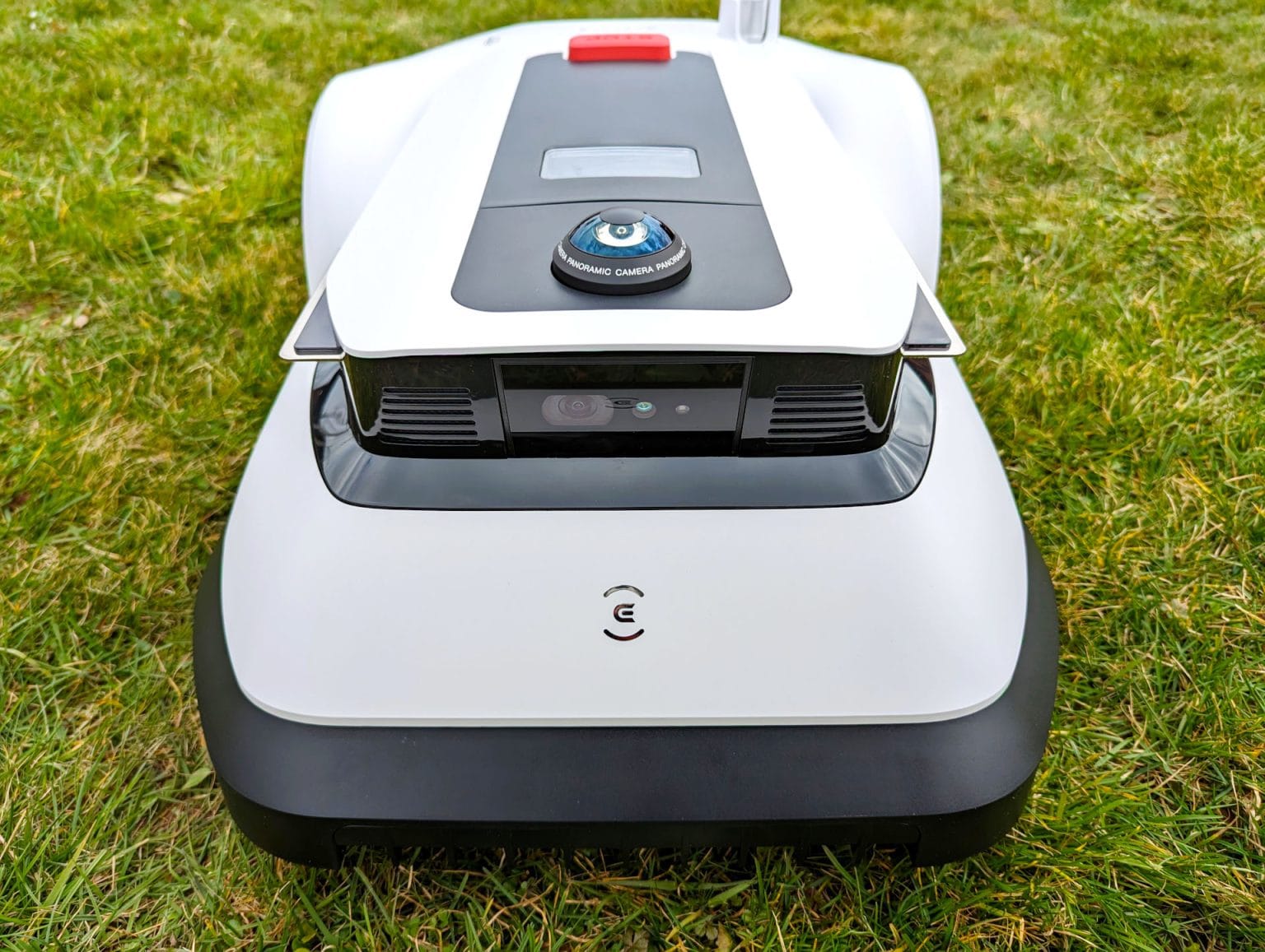 Ecovacs Goat G Dans Le Test C Ble P Riph Rique Ce Robot Tondeuse N