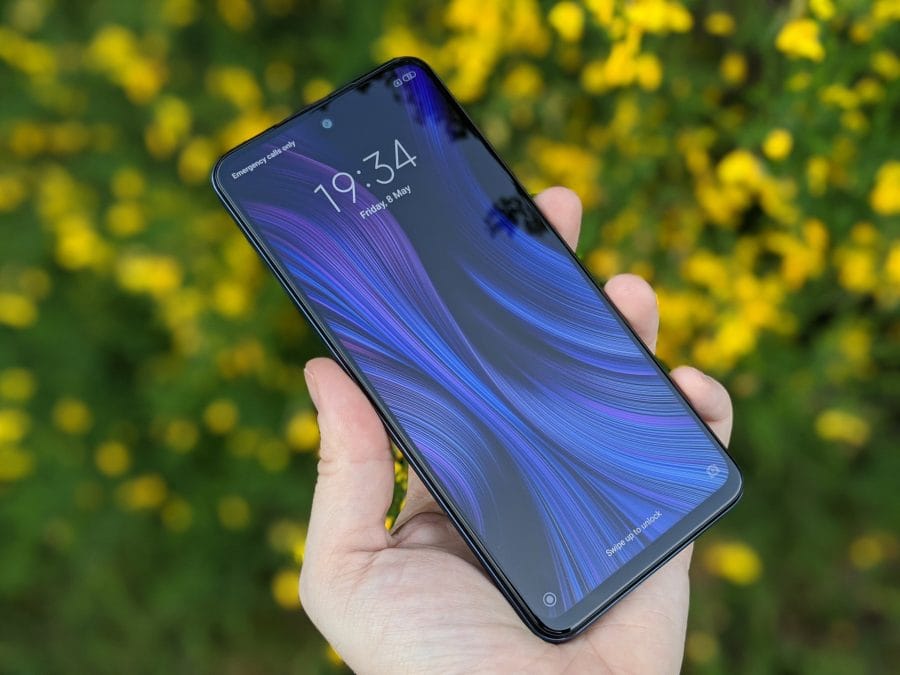 Die Redmi Note 9 Pro Vorderseite mit dem 6,67 Zoll Display.