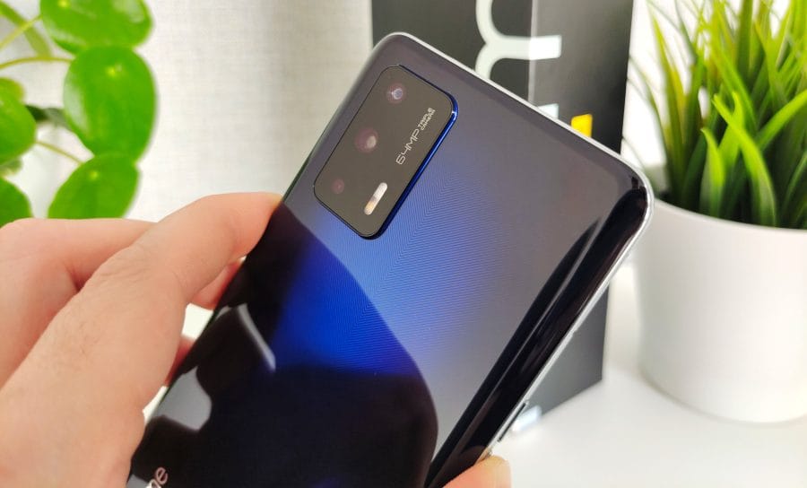 realme GT Dreifach-Kamera