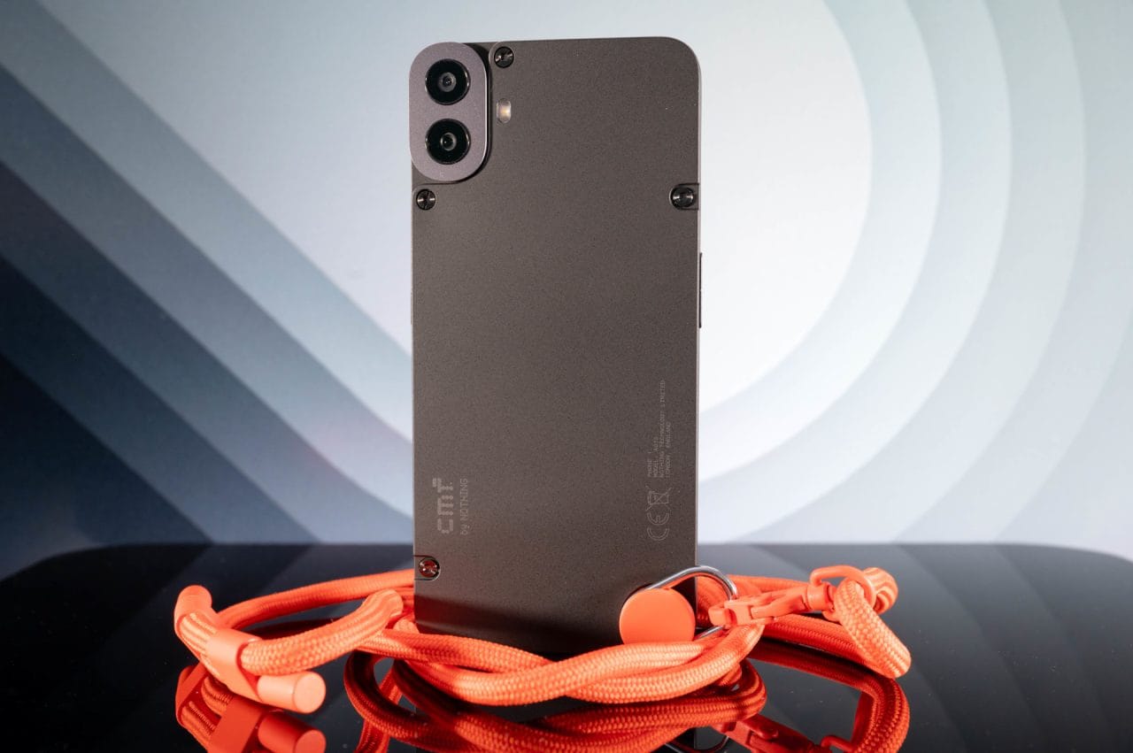 CMF Phone 1 mit Lanyard