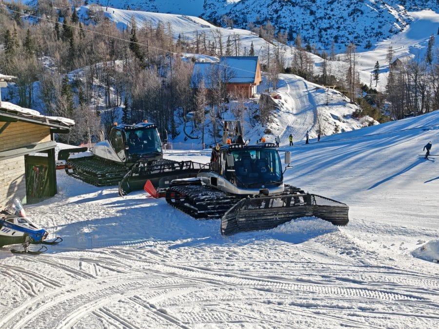 HONOR Magic 7 Pro Testaufnahme - Schneemobil auf Piste